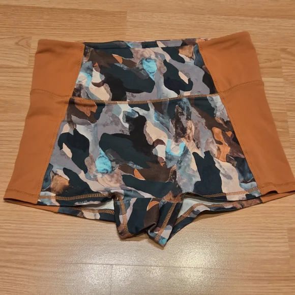 FABLETICS Swim Shorts - Picture 5 of 10
